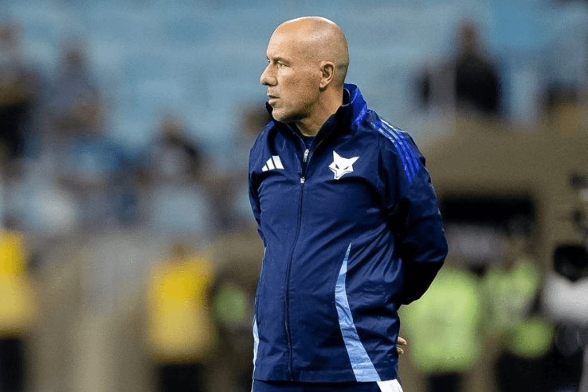 Flamengo acerta com Leonardo Jardim e define novo técnico até 2027